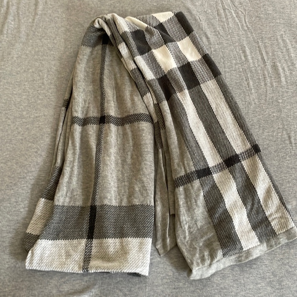 100% Authentic Burberry Cotton Scarf